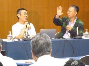 Discussion with Professor Angelo Ishi, Musashi University (right), at the 14th Nichibunken-IHJ Forum, July 2018. 